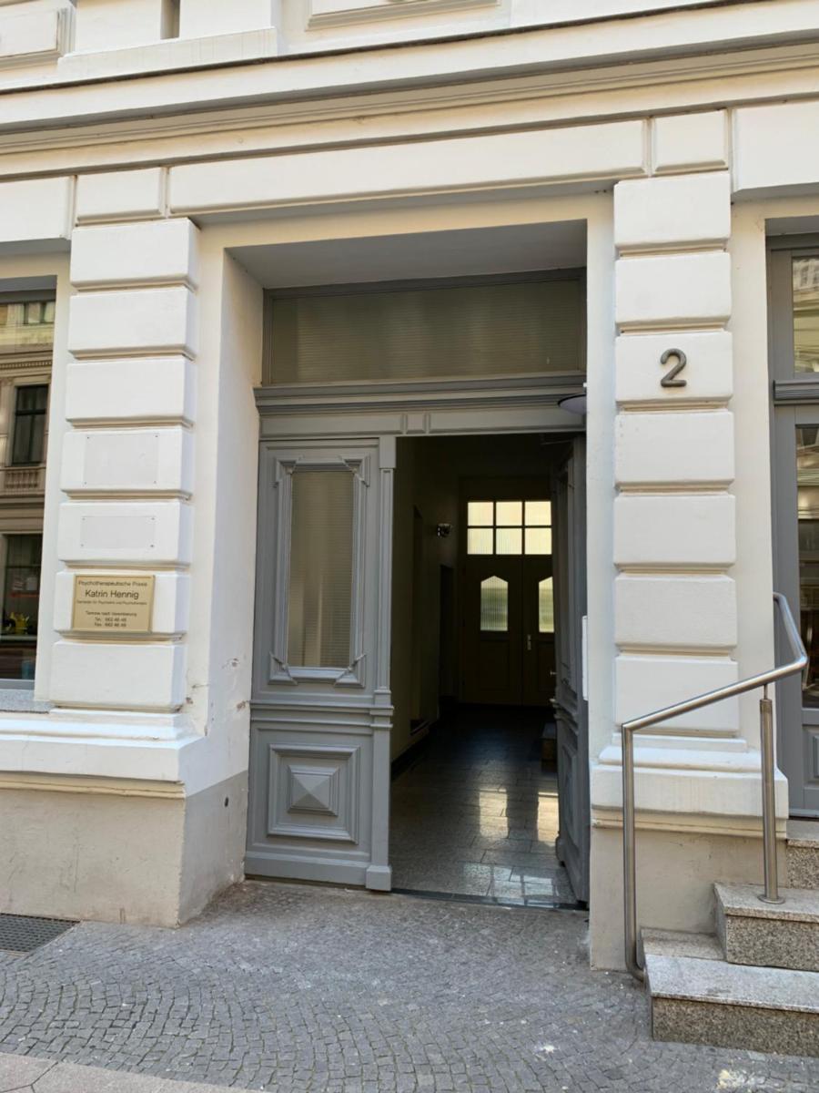 CozyHome Apartment am Hasselbachplatz - Housity