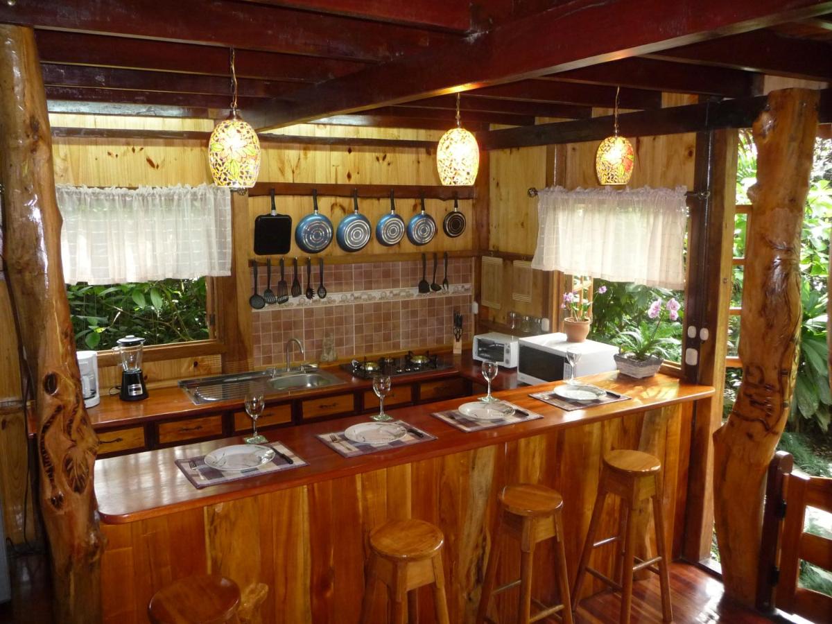 Topos Tree House - Housity