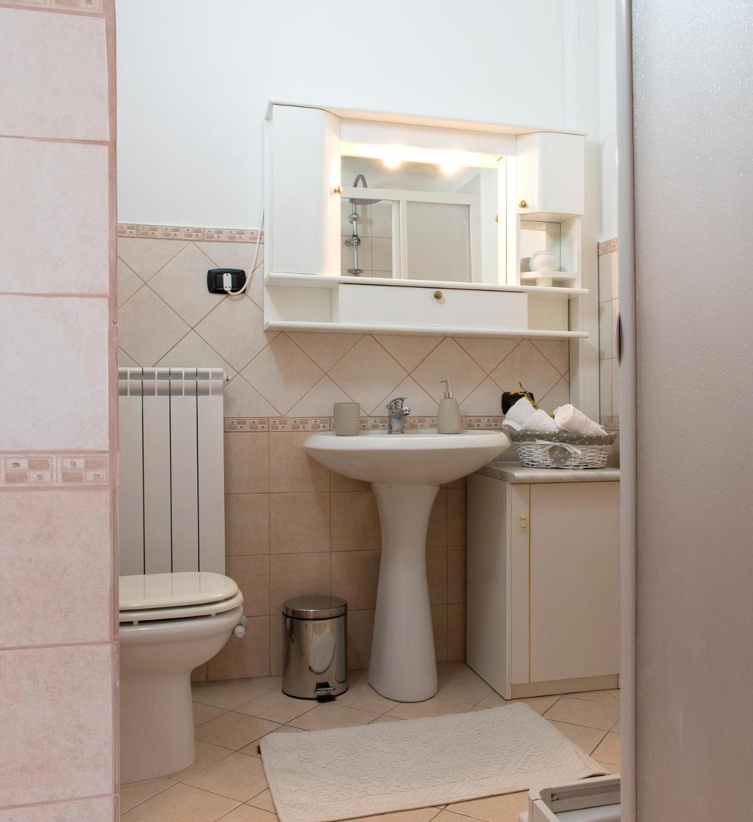 Mastro Gio - Housity