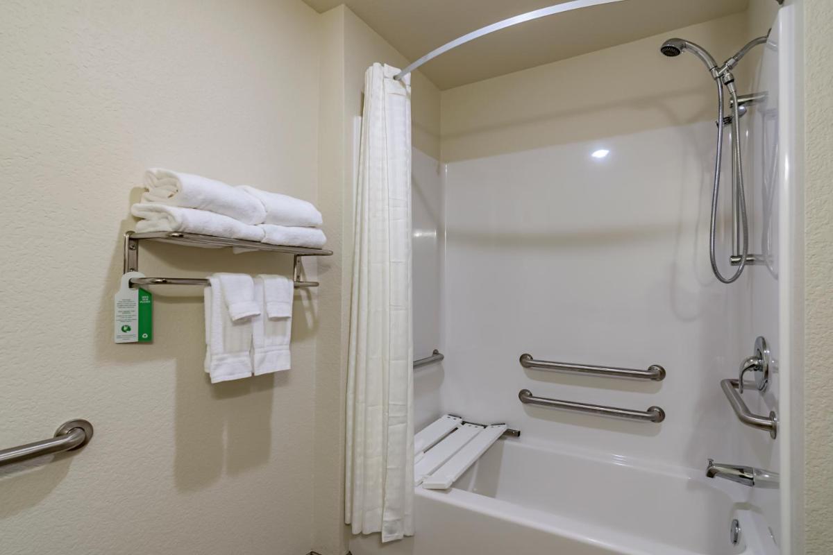 Cobblestone Inn & Suites - Lamoni - Housity