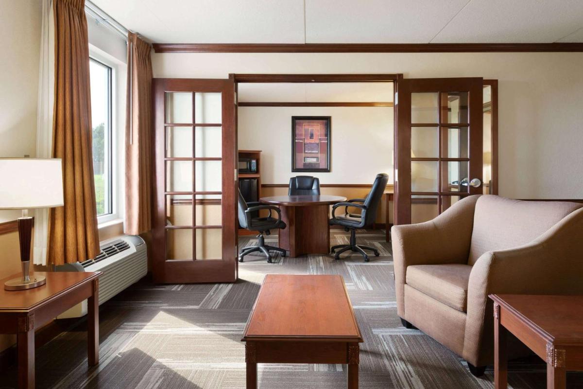 Baymont by Wyndham Mandan Bismarck Area - Housity