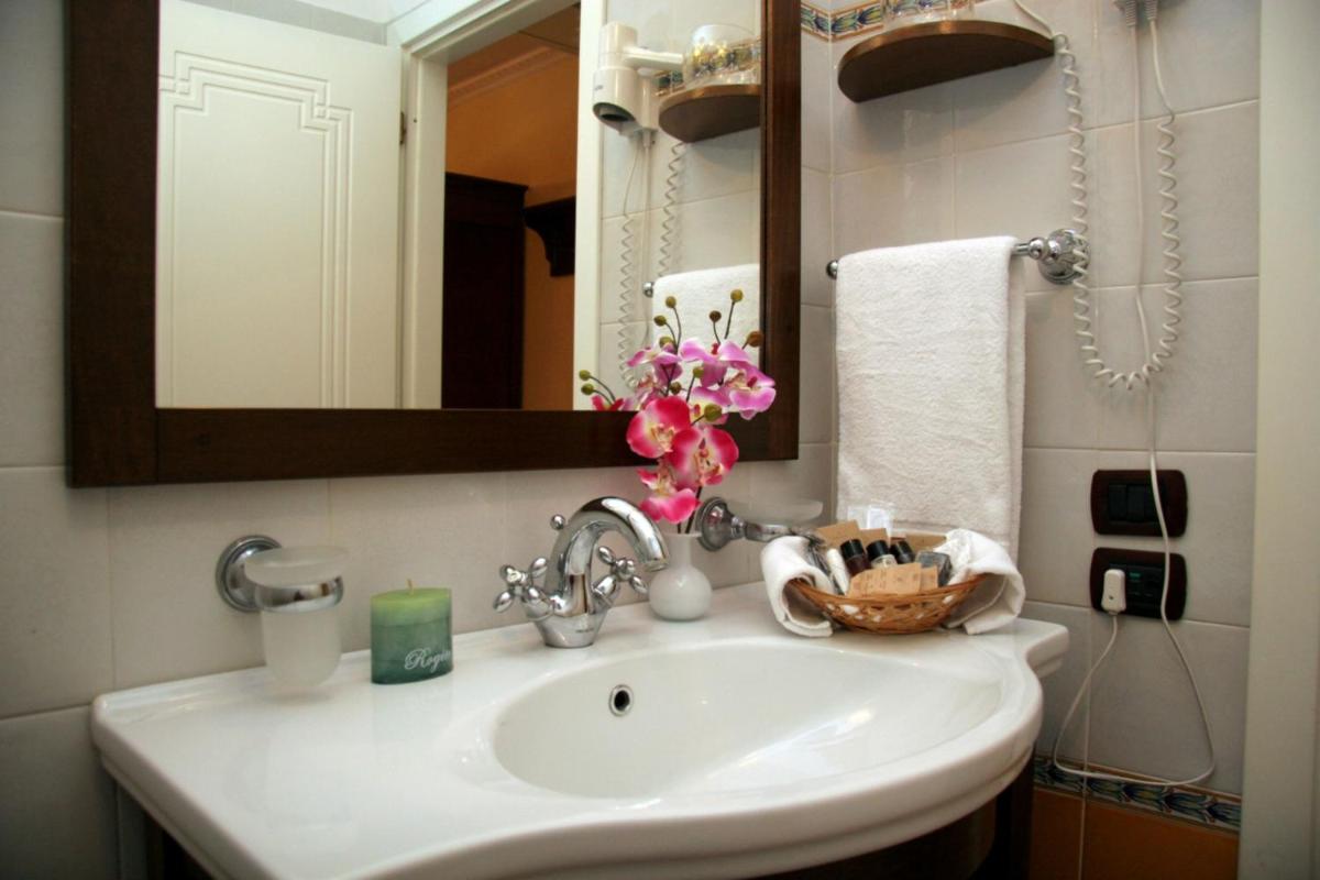 Hotel U' Bais - Housity