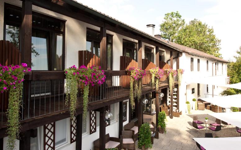 Hotel Seeluna am Klostersee - Housity