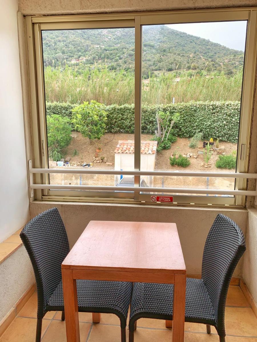 Vue générale sur la montagne ou vue sur la montagne depuis l'hôtel