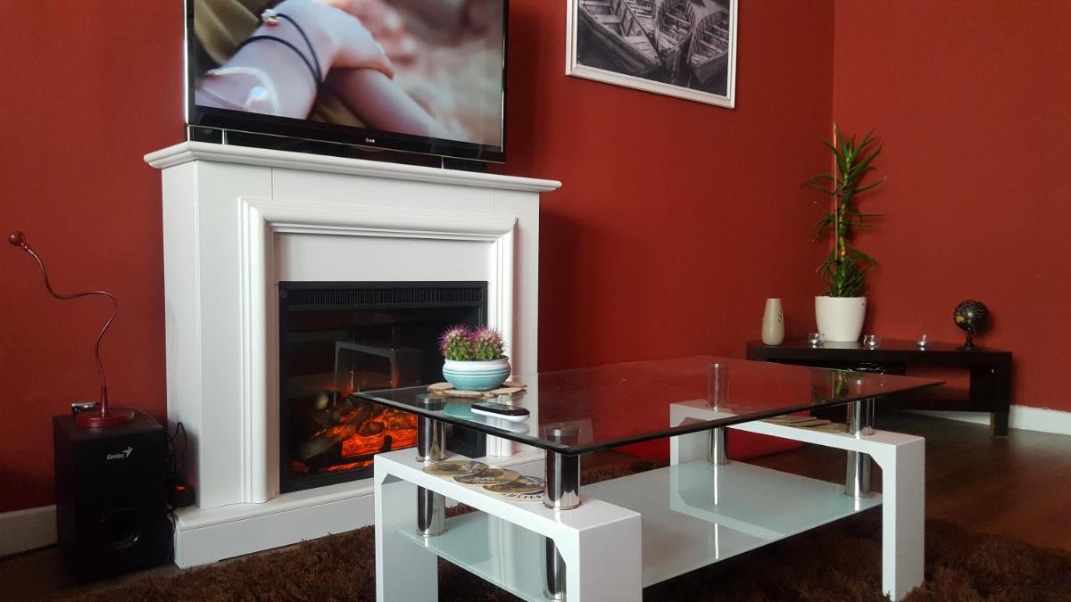 Micsa Steiner Palace Flat - Housity