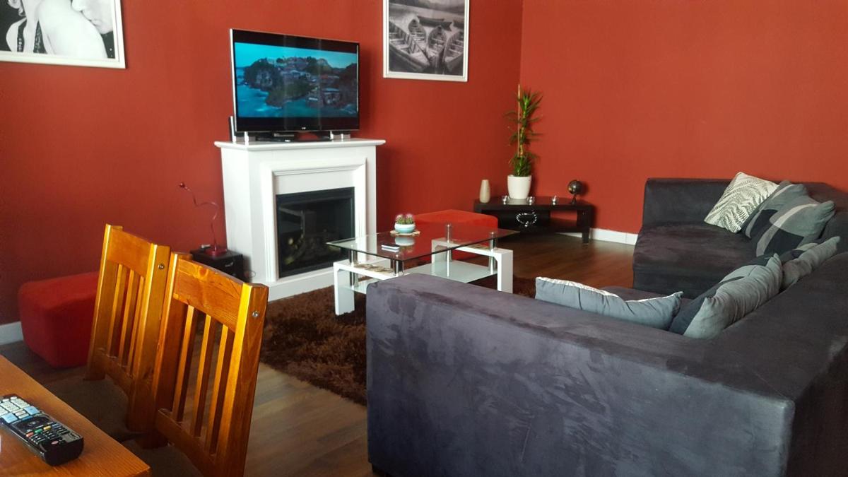 Micsa Steiner Palace Flat - Housity