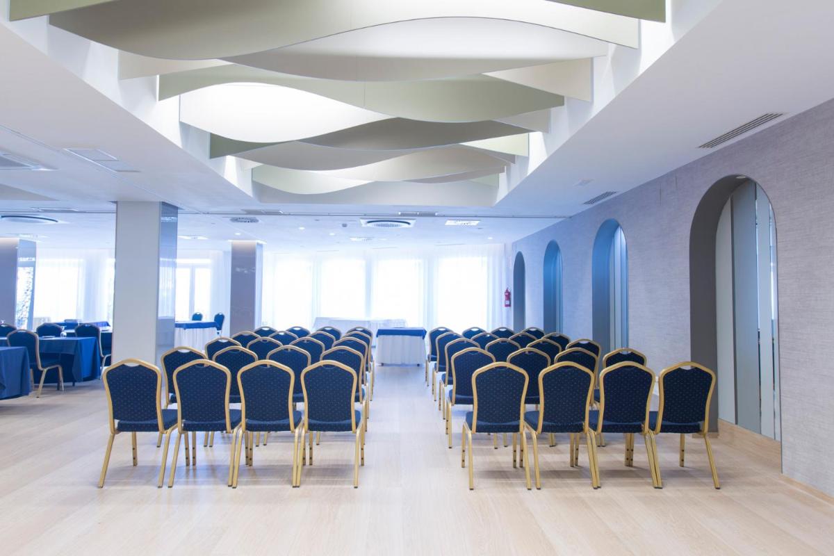 Zona business o sala de conferencias en Hotel Olympia Valencia