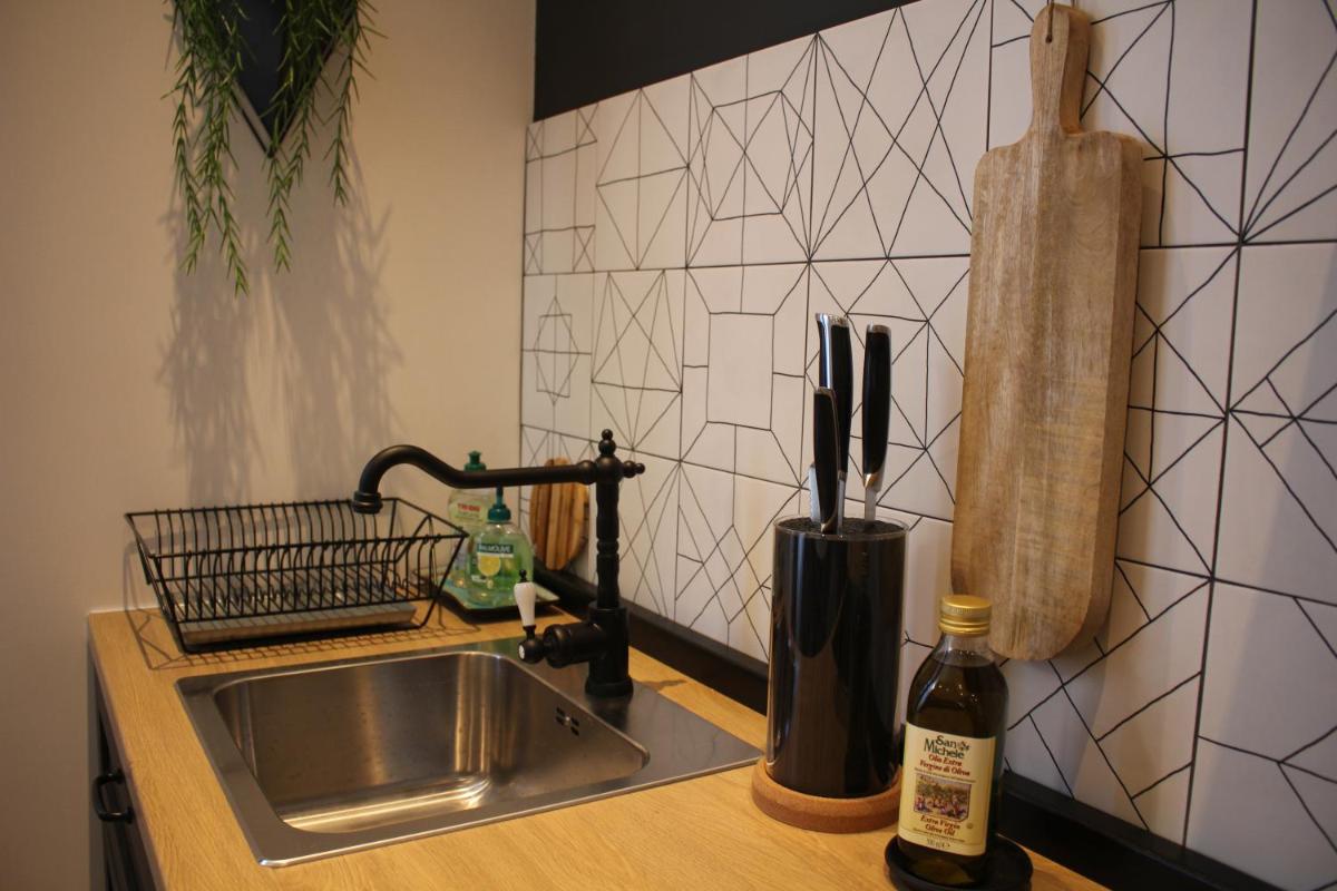 Simple & Elegant Apartment - Housity