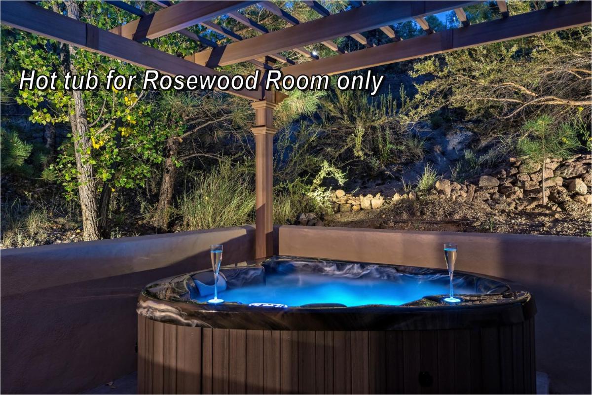 Sheridan House Inn- Adult Only Accommodation - Housity