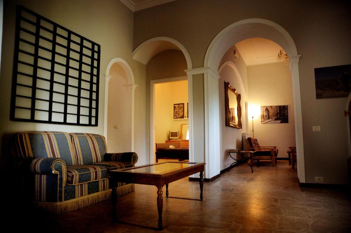 AgriTrinacria Rooms - Housity