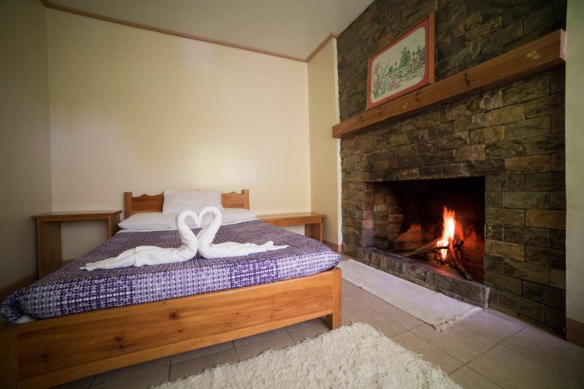 Rusty Nail Inn and Cafe - Housity