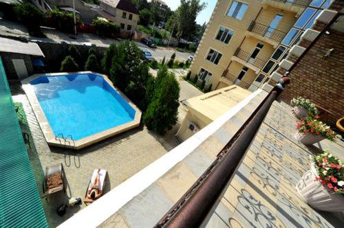 Rich Hotel - Housity