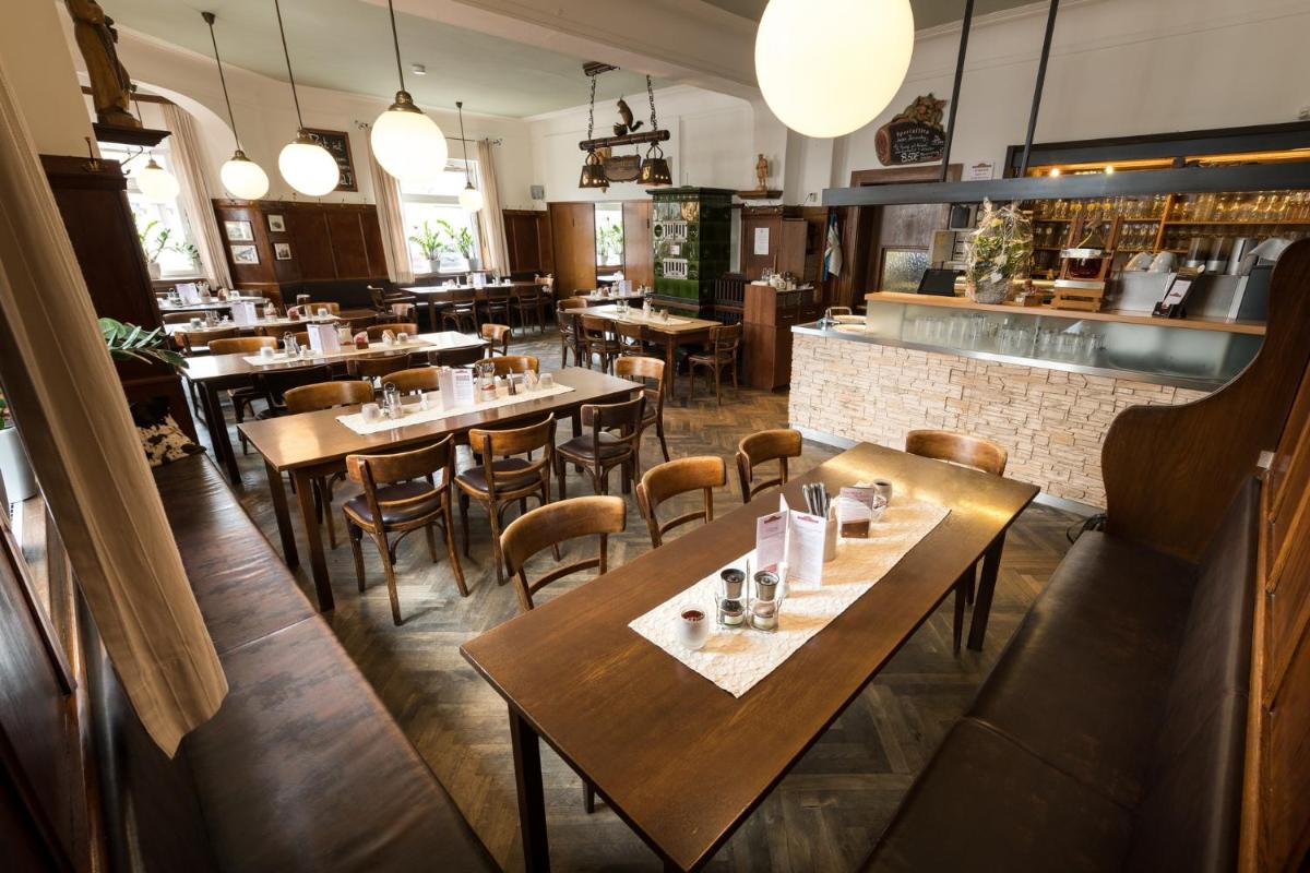 Hotel & Brauerei-Gasthof Neuwirt - Housity