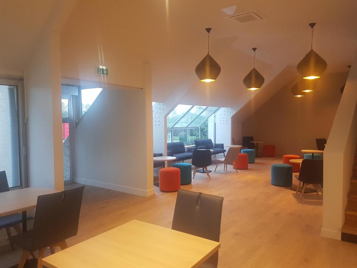 Coin salon dans l'établissement Best Western Armor Park Dinan et Spa