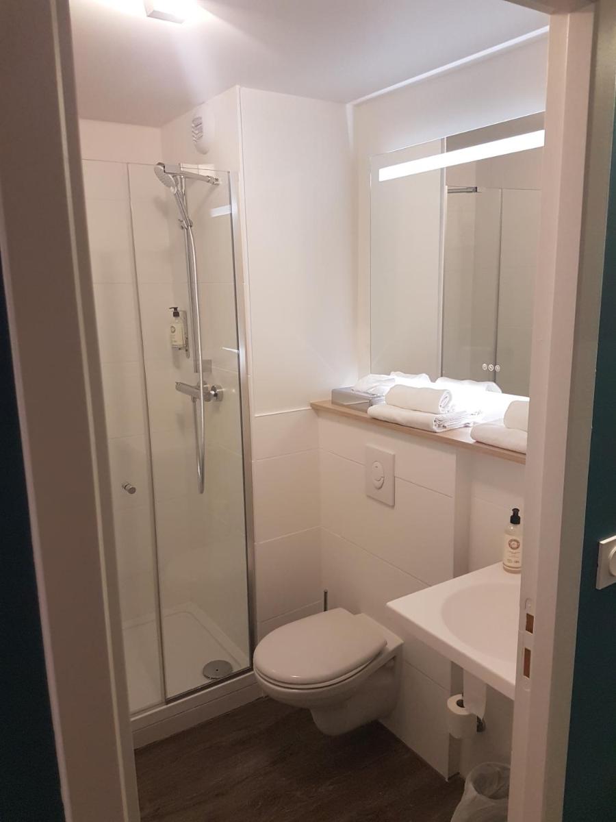 Salle de bains dans l'établissement Best Western Armor Park Dinan et Spa