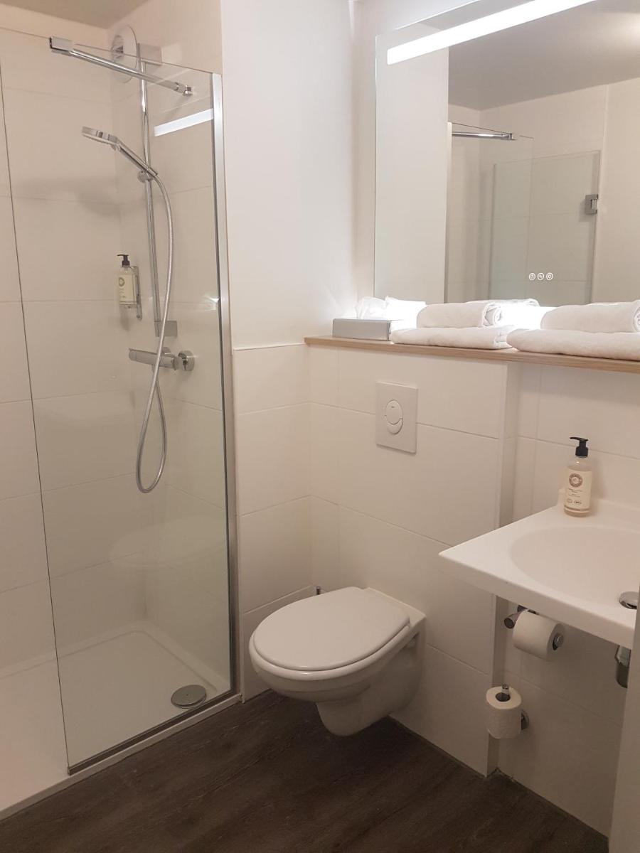 Salle de bains dans l'établissement Best Western Armor Park Dinan et Spa