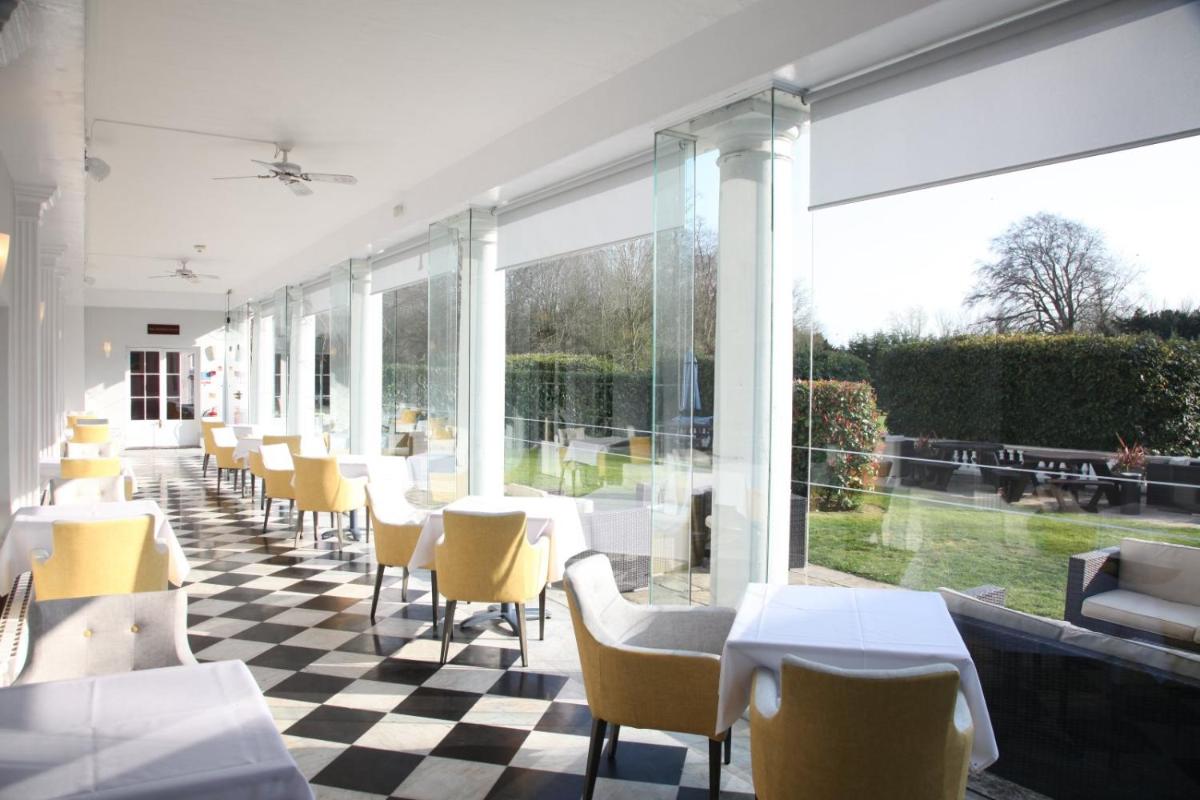 Manor Of Groves Hotel - Housity