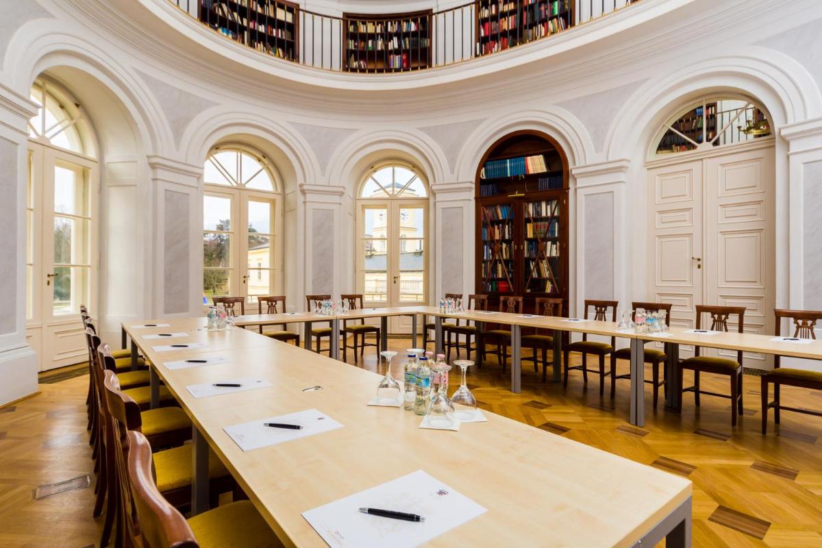 Suitetrails - Károlyi Kastély Hotel & Restaurant