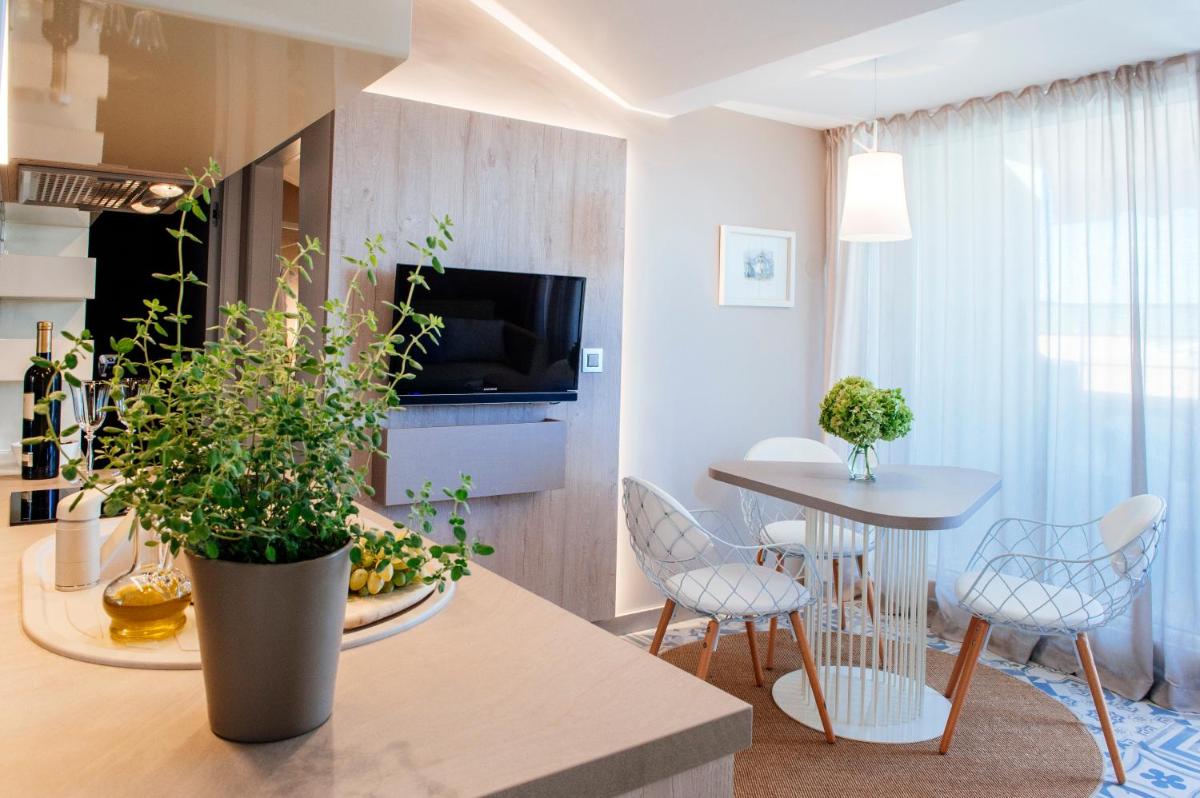 Villa Mirakul - Housity