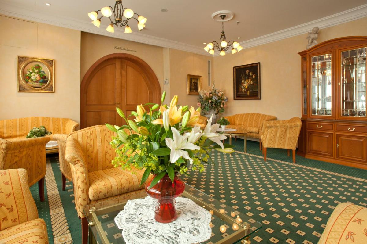 Hotel Mayer - Housity