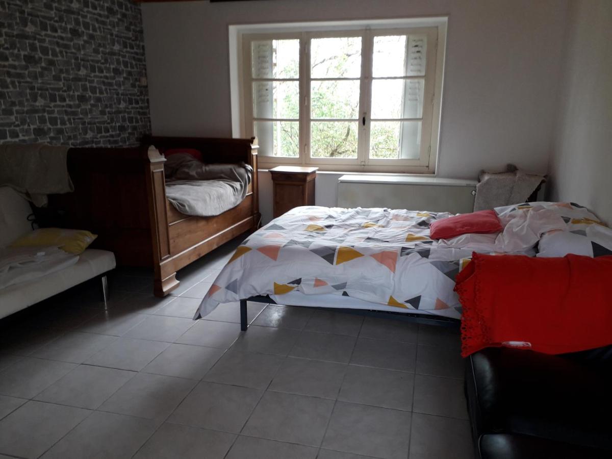 Maison plain pied, 2 chambres, longère typique , fraiche, dans bourg avec tous commerces - Housity