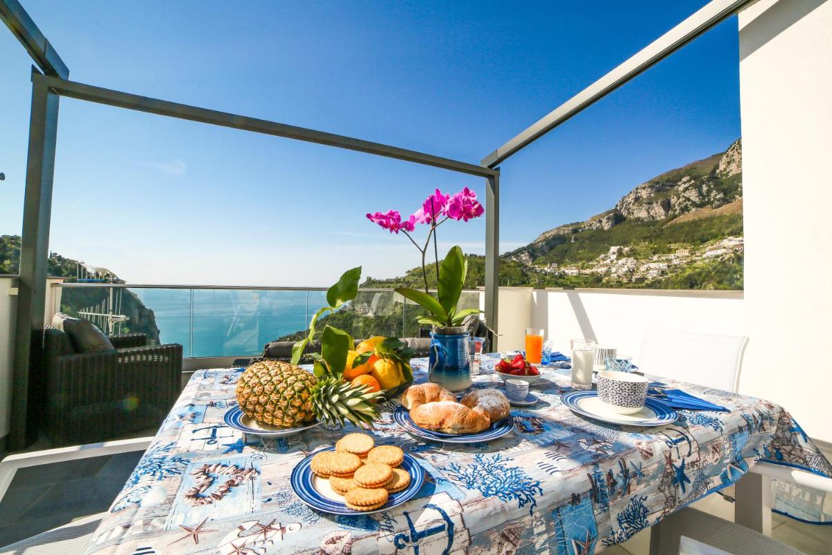 Suitetrails - Admiring Amalfi