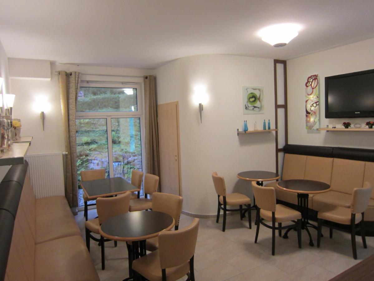 Hotel & Gasthaus Sterngrund - Housity