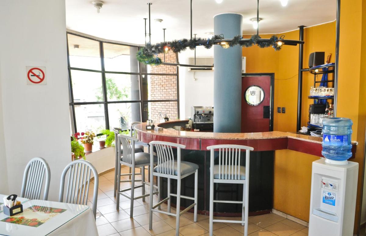 Hotel Tres Cruces - Housity