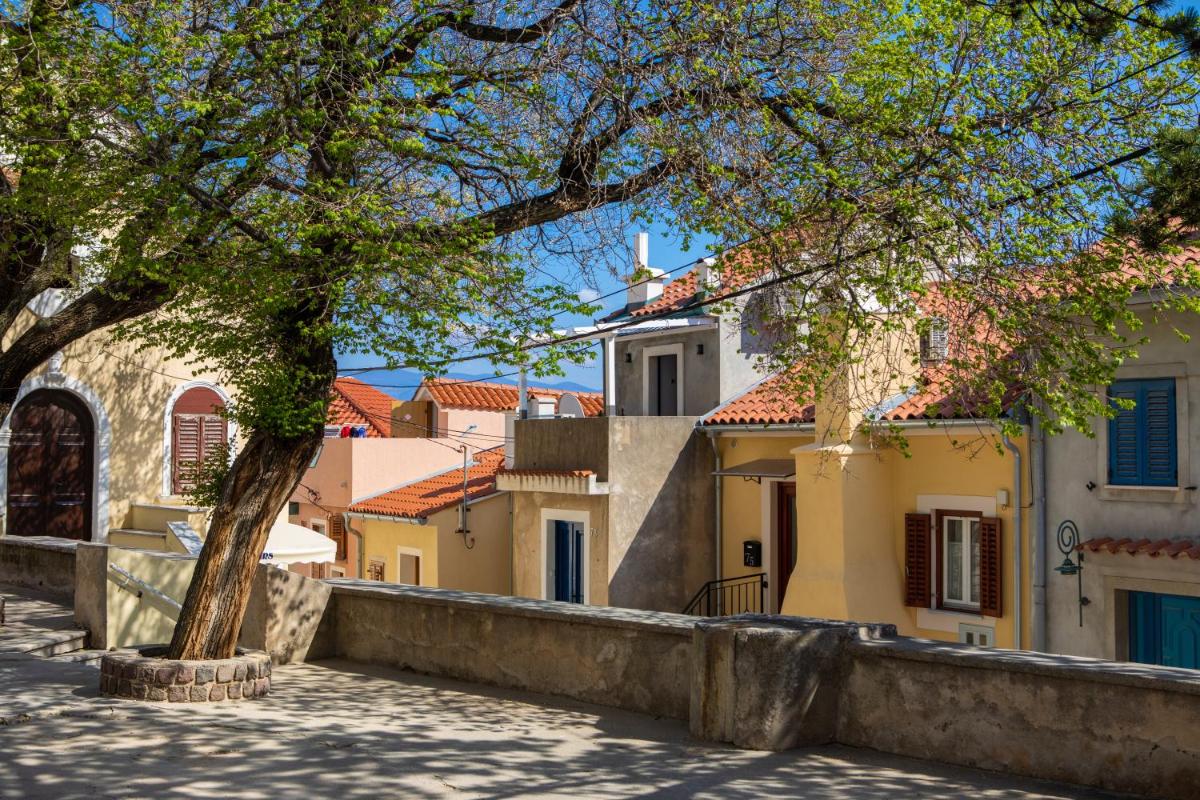 Little house in Baška - Housity