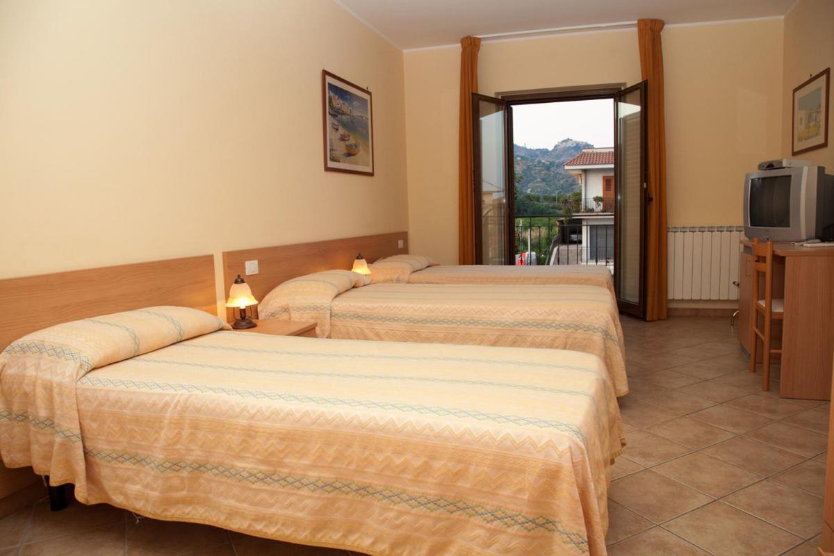 Caffè Nuovo 2 Holiday Rooms - Housity