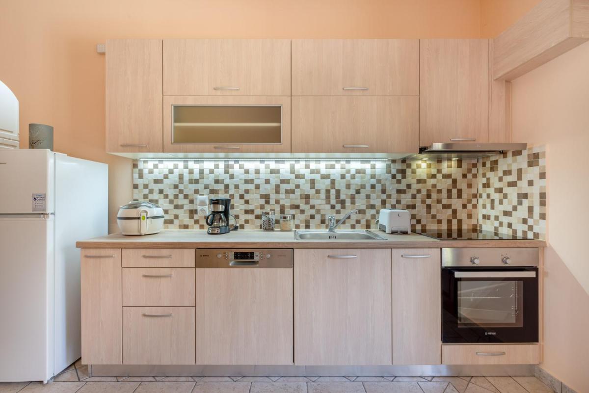 Katerina's Cozy Mountain View Apartment - Housity