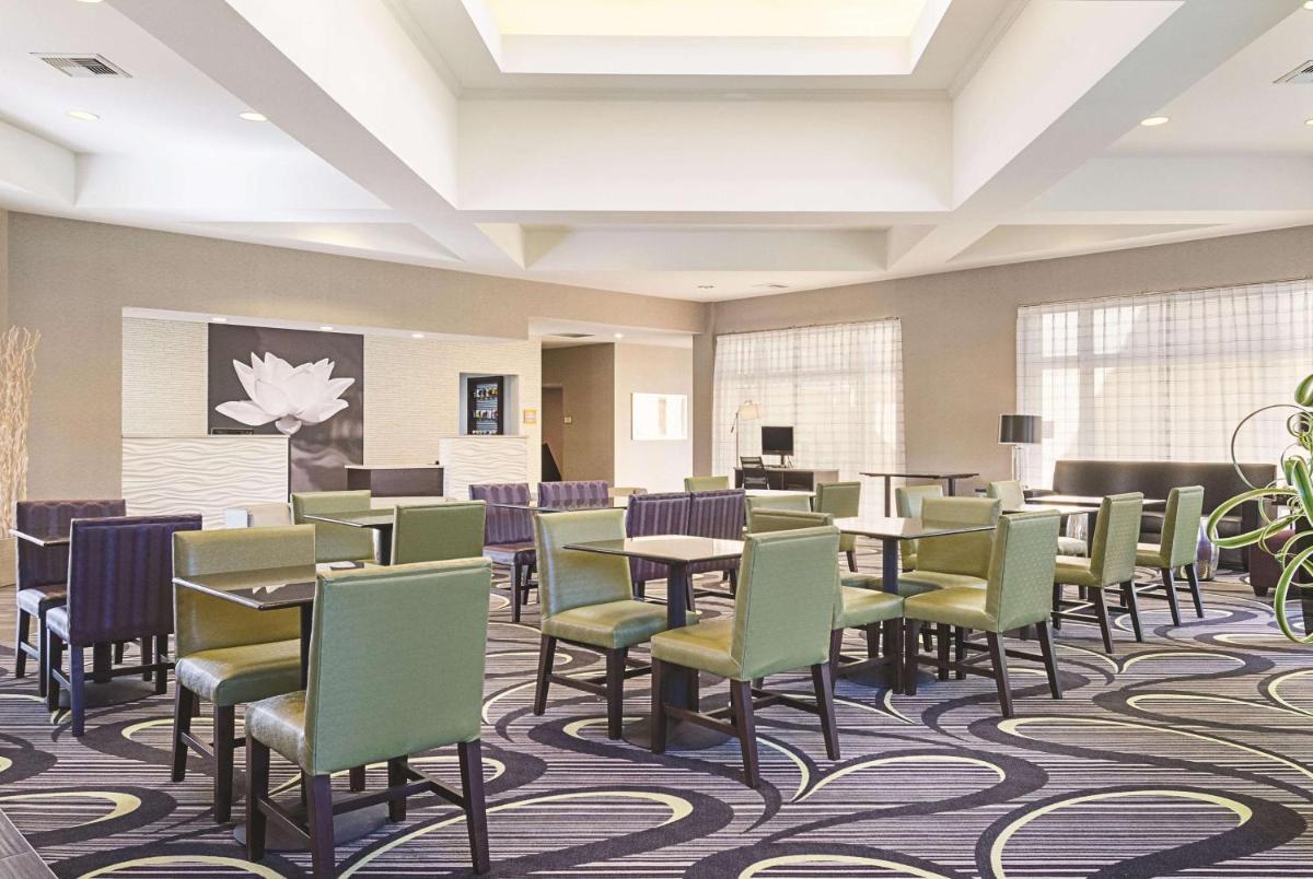 La Quinta Inn & Suites by Wyndham Ontario Airport - Hizvo