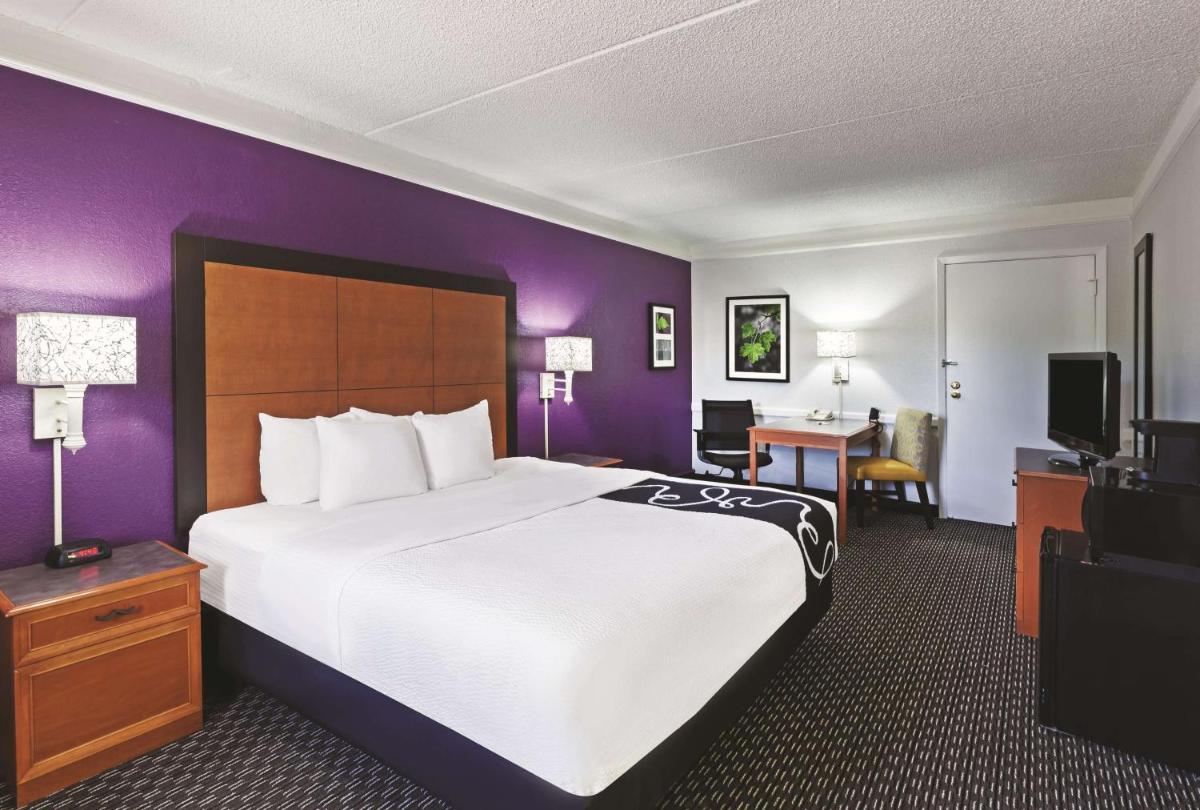 La Quinta Inn by Wyndham Midland - Housity