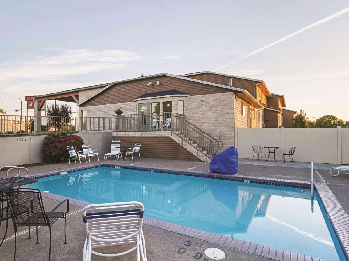 La Quinta by Wyndham Woodburn - Housity