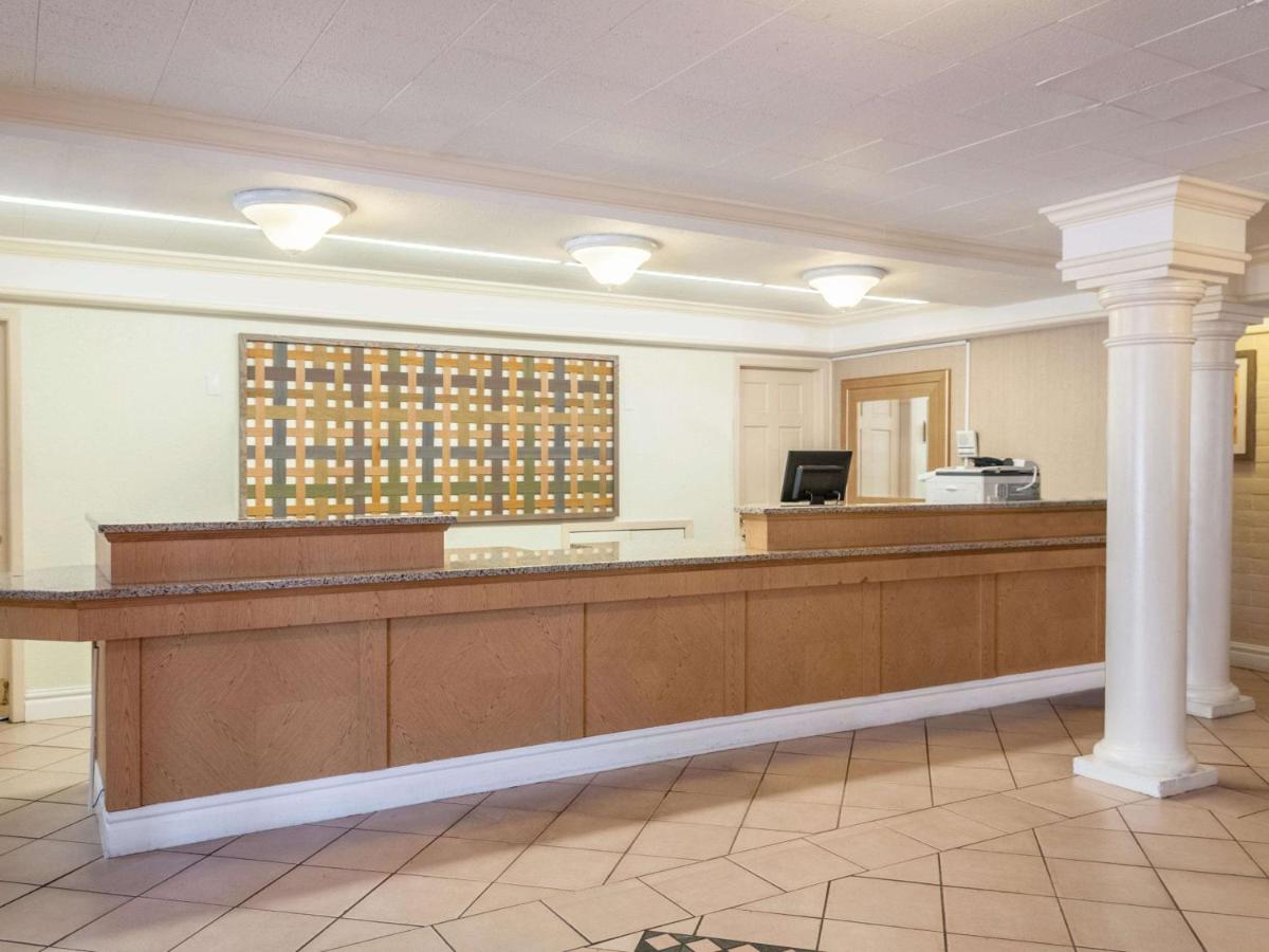 La Quinta Inn by Wyndham New Orleans West Bank / Gretna - Housity
