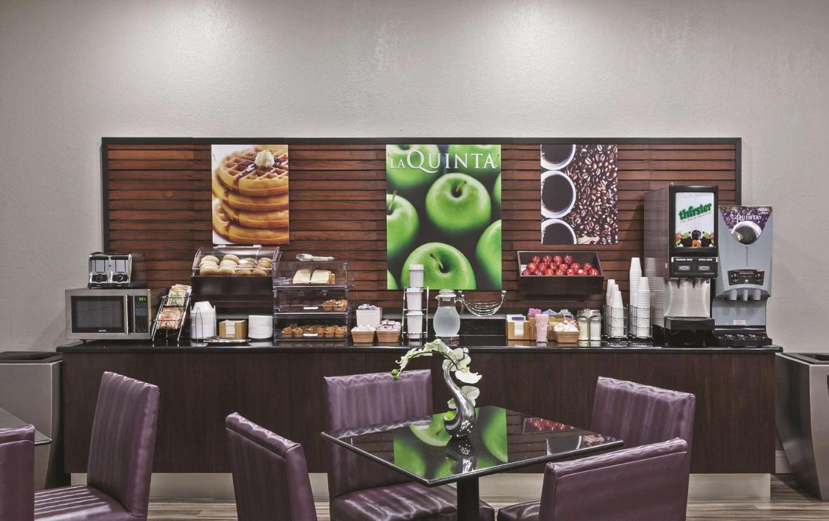 La Quinta Inn by Wyndham and Conference Center San Angelo - Housity