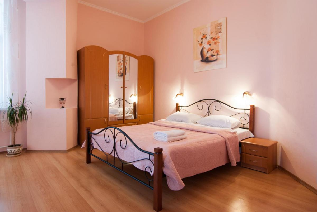 Home Hotel Apartments on Mykhailivska Square - Kiev - Housity
