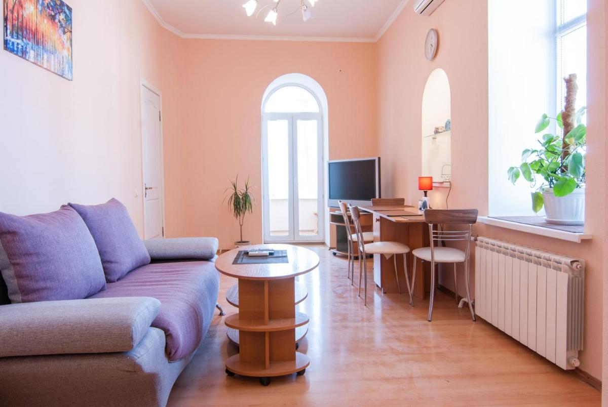 Suitetrails - Home Hotel Apartments on Mykhailivska Square - Kiev