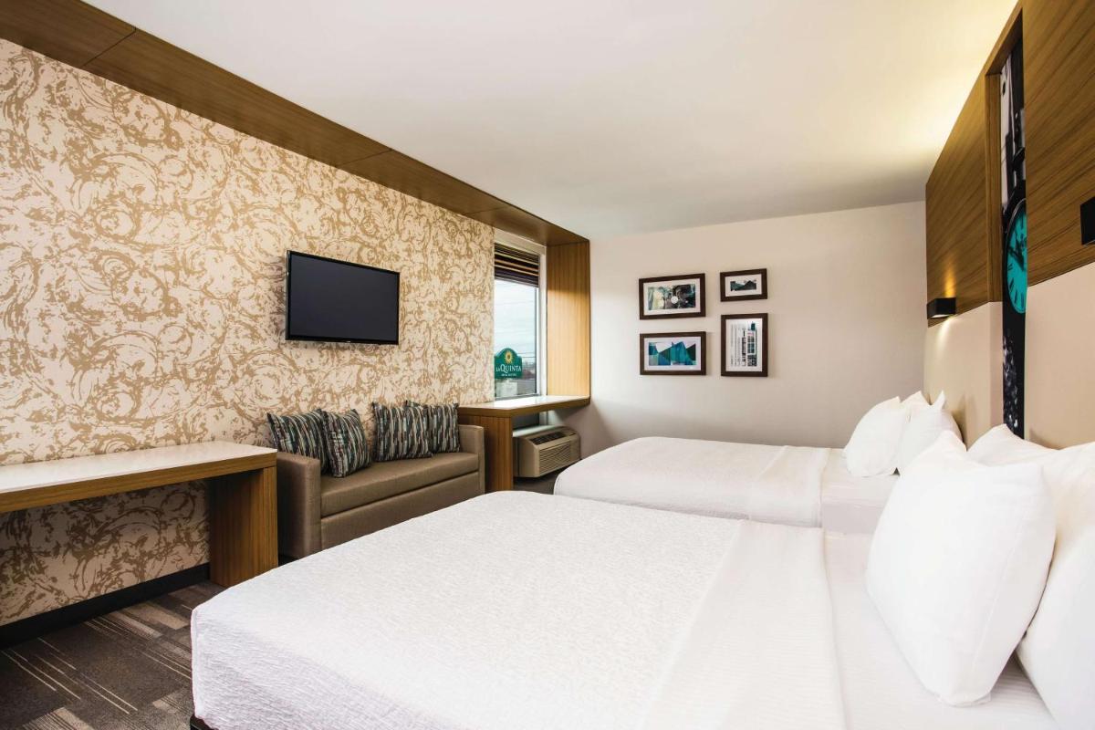 La Quinta by Wyndham Winchester - Housity