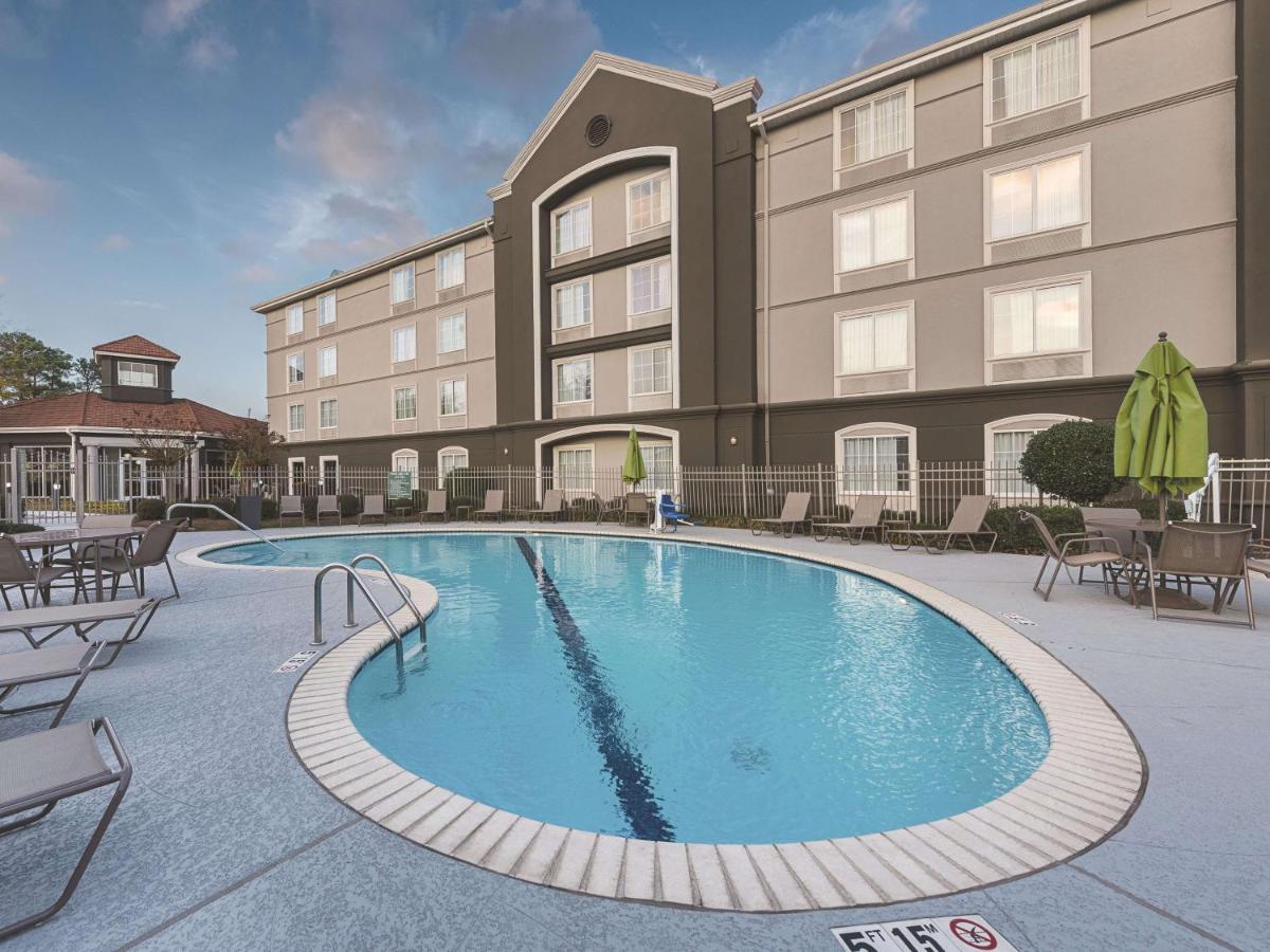 La Quinta Inn & Suites by Wyndham Shreveport Airport - Housity