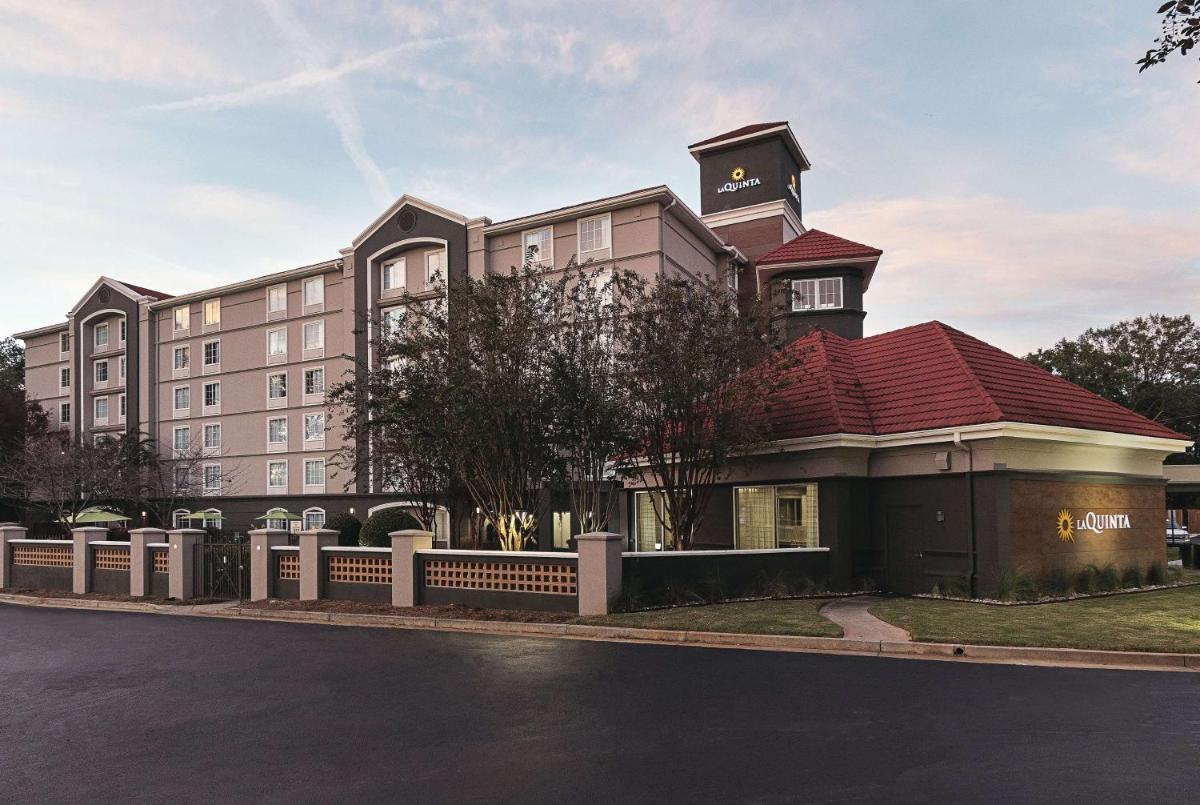 La Quinta by Wyndham Atlanta Conyers - Housity