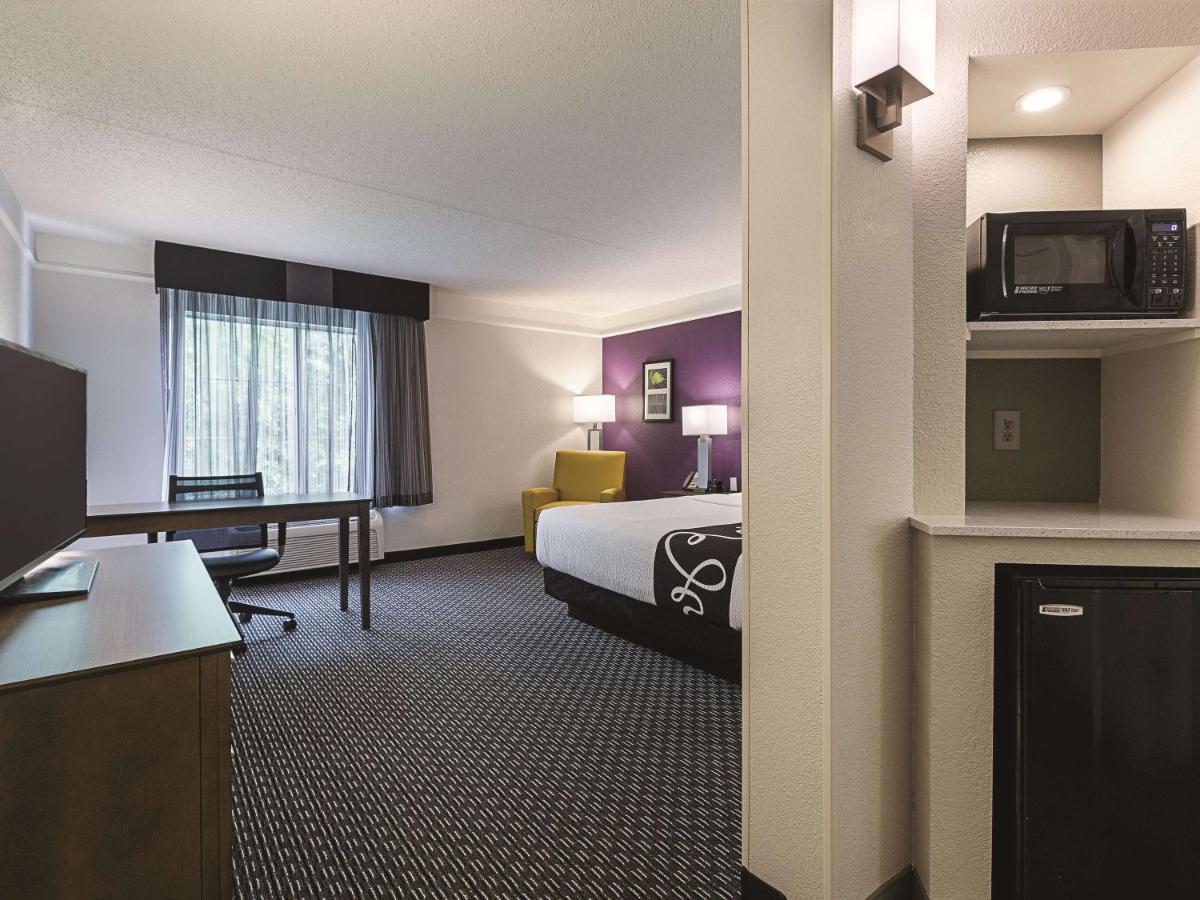 La Quinta by Wyndham Dallas Plano West - Housity