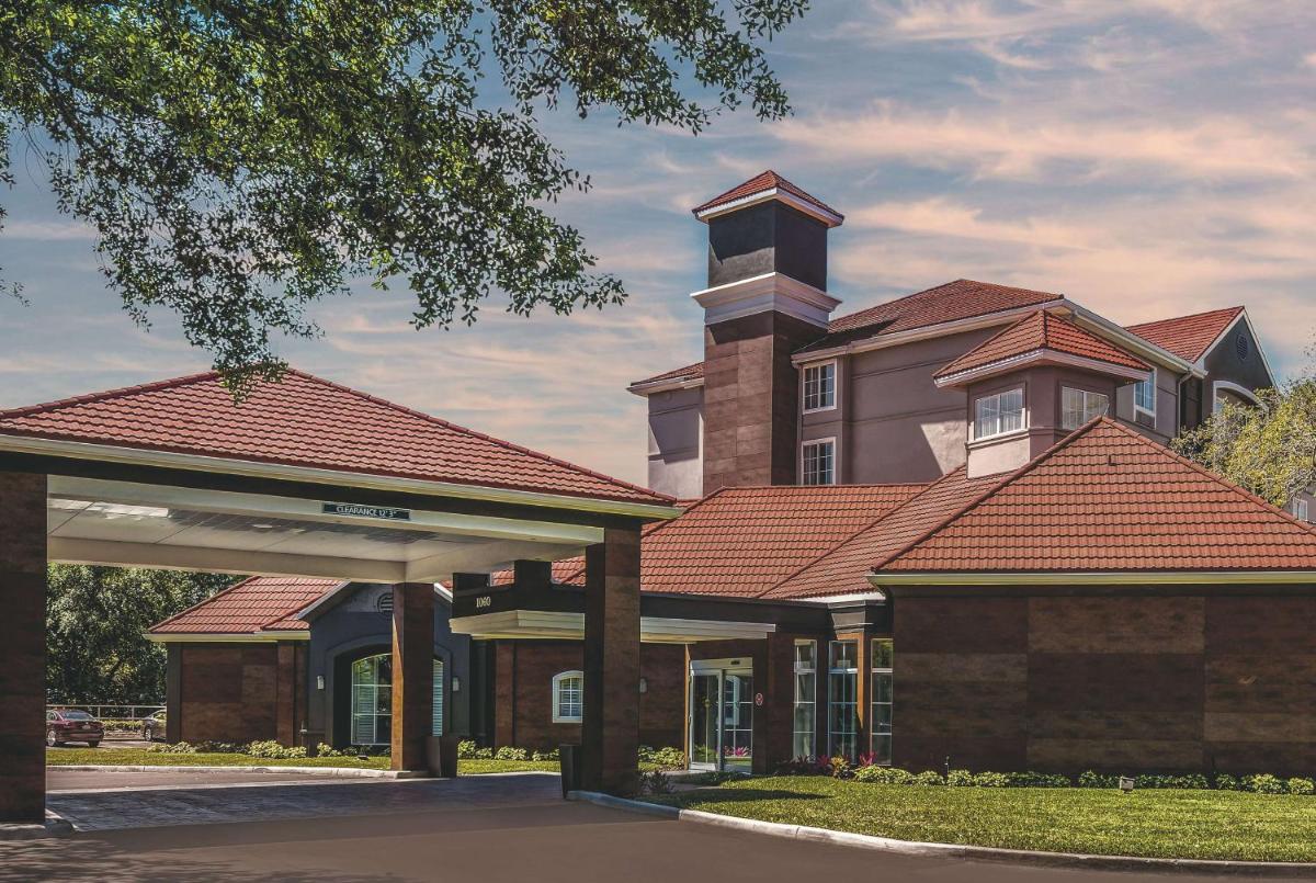 La Quinta by Wyndham Orlando Lake Mary - Housity