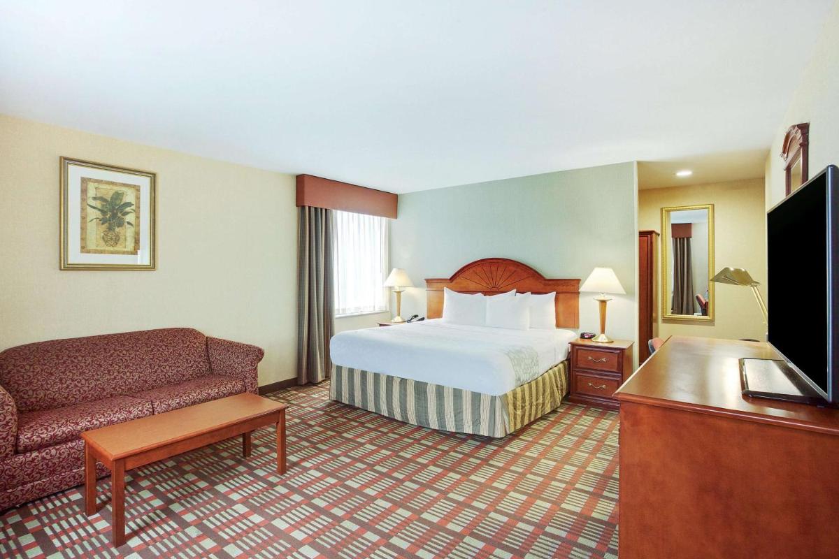 La Quinta Inn by Wyndham Queens (New York City) - Housity