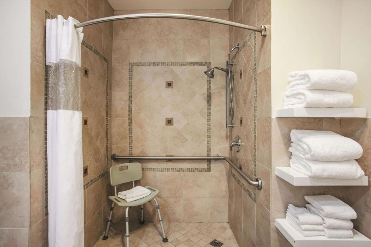 La Quinta by Wyndham Dublin - Pleasanton - Housity