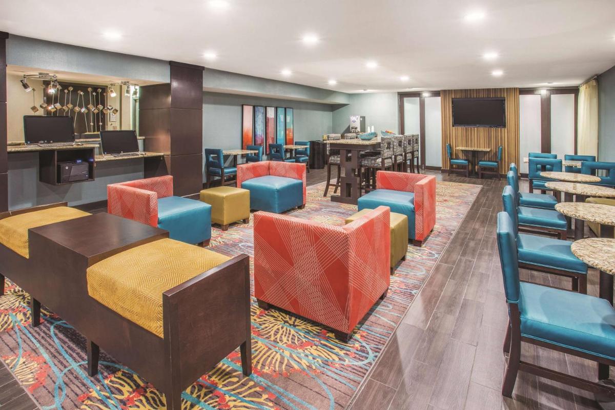 La Quinta by Wyndham O'Fallon, IL - St. Louis - Housity