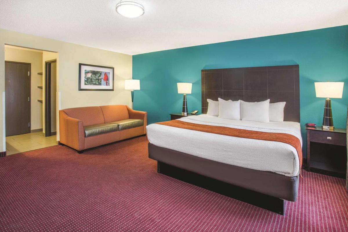 La Quinta by Wyndham O'Fallon, IL - St. Louis - Housity