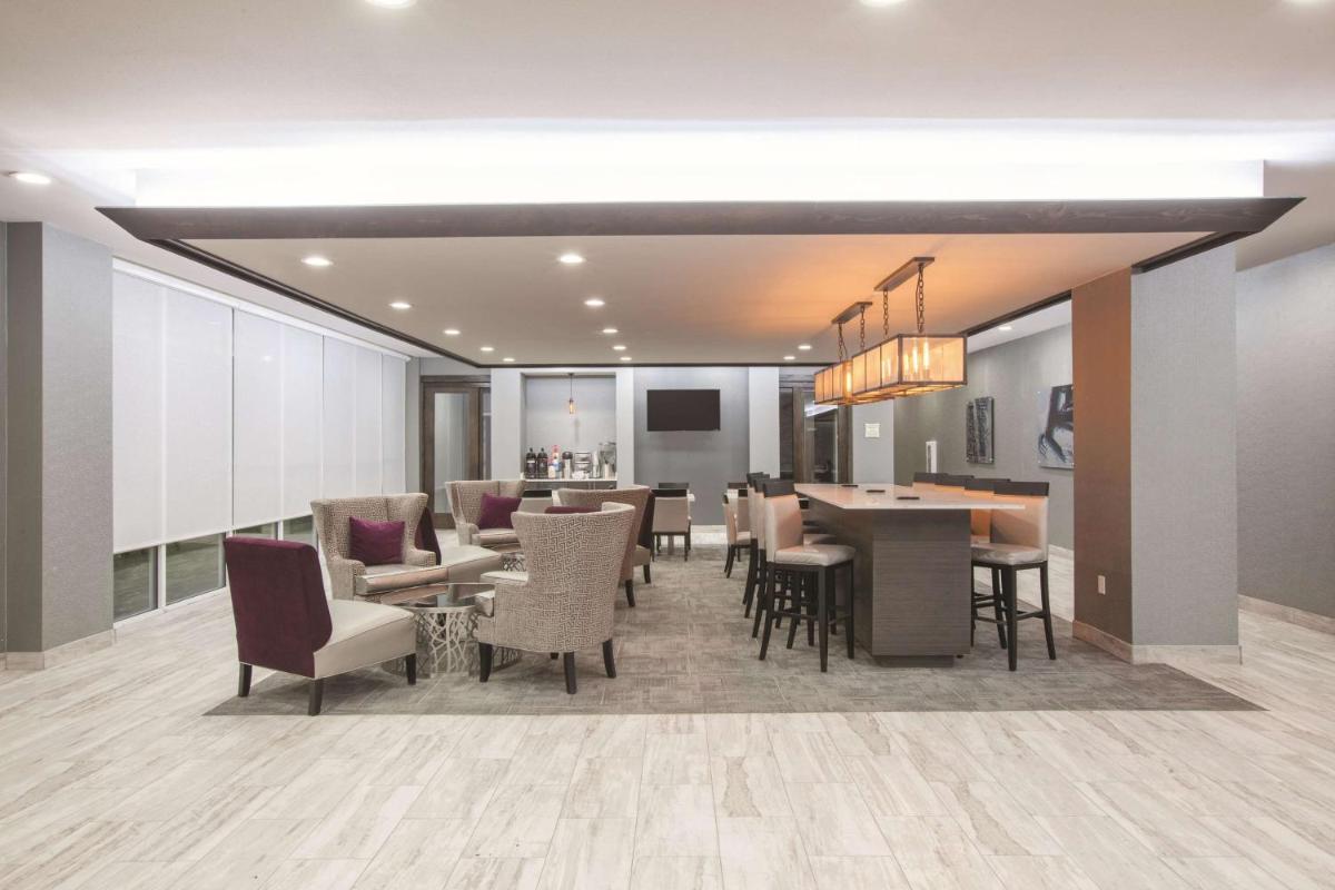 La Quinta by Wyndham Kingsville - Housity
