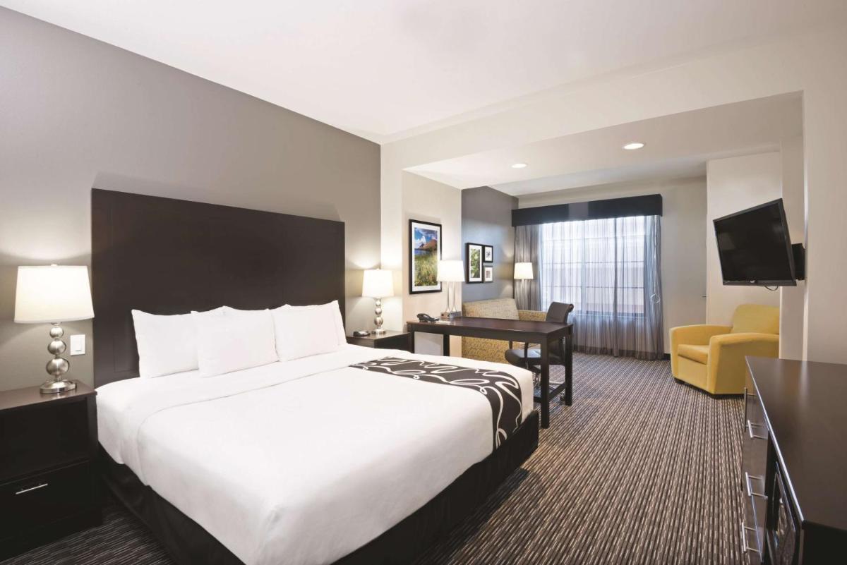 La Quinta by Wyndham Billings - Housity