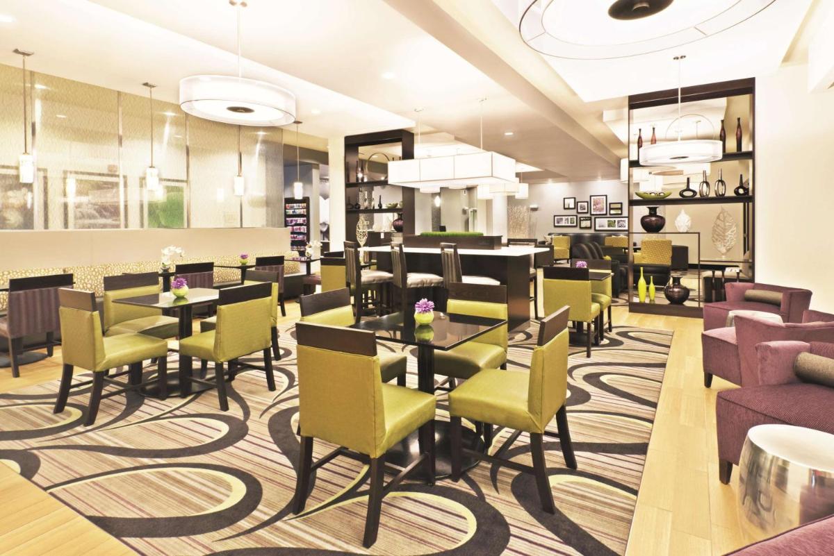 La Quinta by Wyndham Billings - Housity